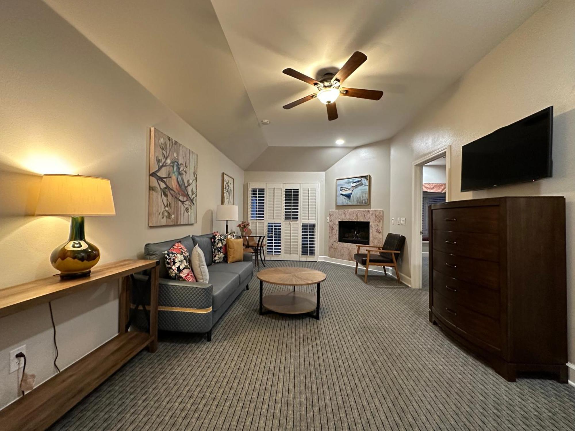 Bluebird Inn 3*